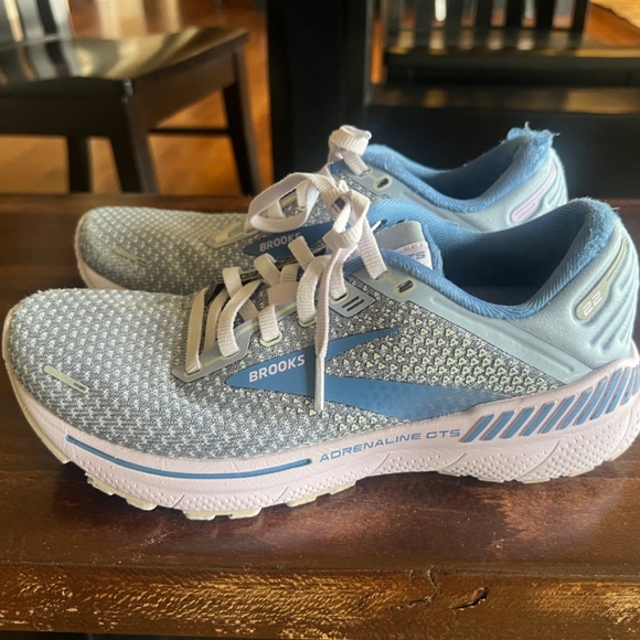 Brooks Running shoes Adrenaline GTS 22 - Picture 2 of 11